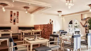 CAPTAIN'S INN HOTEL