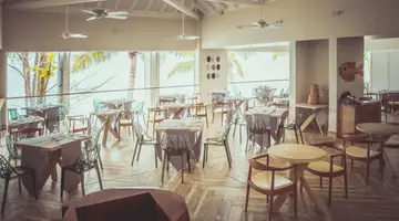 Carana Beach Hotel