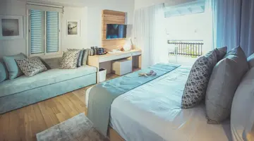 Carana Beach Hotel