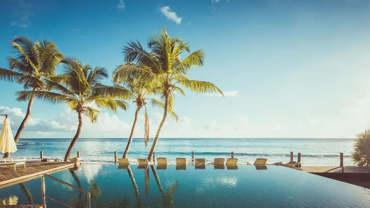 Carana Beach Hotel