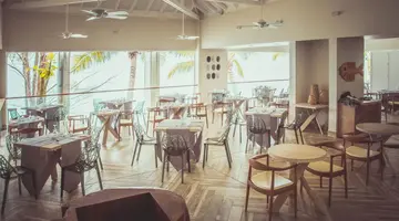 Carana Beach Hotel