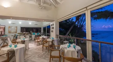 Carana Beach Hotel