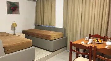 Caravel Apartment Hotel