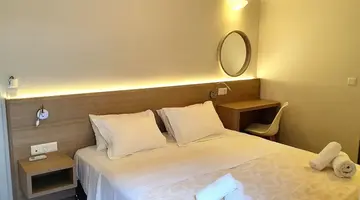 Caravel Apartment Hotel