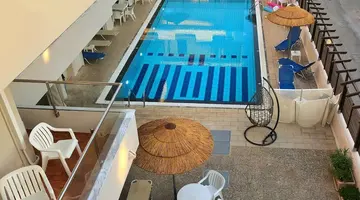 Caravel Apartment Hotel