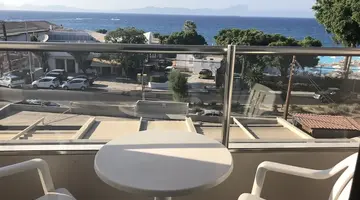 Caravel Apartment Hotel
