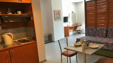 Caravel Apartment Hotel