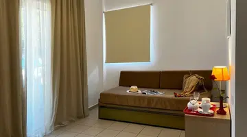Caravel Apartment Hotel