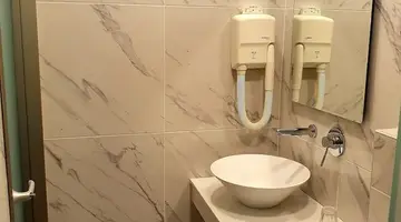 Caravel Apartment Hotel