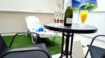 Caravel Apartment Hotel