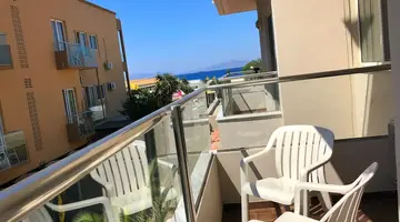 Caravel Apartment Hotel