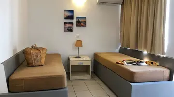 Caravel Apartment Hotel
