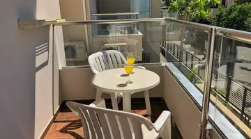 Caravel Apartment Hotel