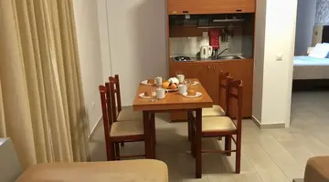 Caravel Apartment Hotel