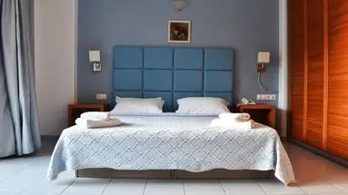 Caravel Apartment Hotel