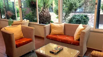 Caravel Apartment Hotel