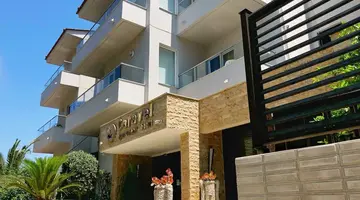 Caravel Apartment Hotel