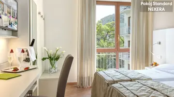 CARAVEL HOTEL