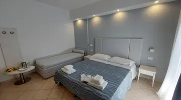 CARAVEL z noclegami tranzytowymi