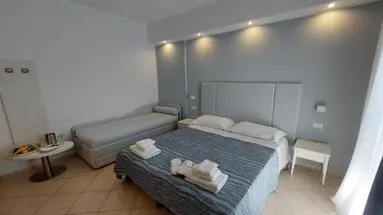 CARAVEL z noclegami tranzytowymi