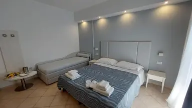 CARAVEL z noclegami tranzytowymi