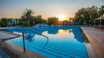 Caravia Beach Hotel