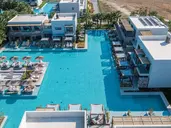 Caravia Beach Hotel