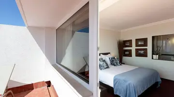 Carcavelos Beach Hotel (ex-Praia Mar)