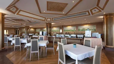 Carcavelos Beach Hotel (ex-Praia Mar)