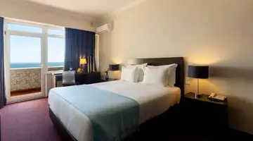 Carcavelos Beach Hotel