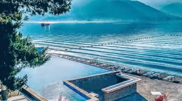 Carine Hotel Delfin