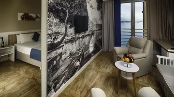 Carine Hotel Delfin