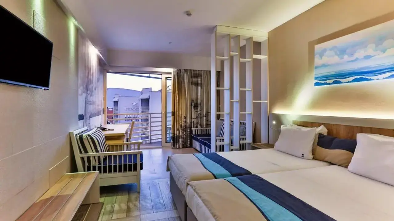 Carine Hotel Delfin