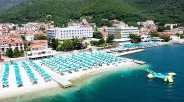 Carine Hotel Delfin