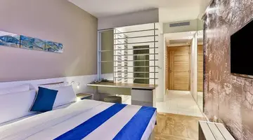 Carine Hotel Delfin