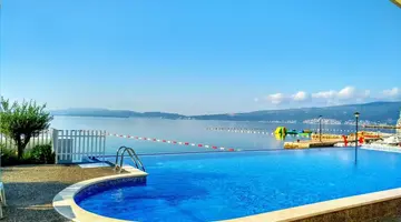 Carine Hotel Delfin