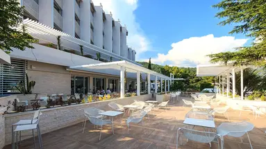 Carine Hotel Delfin