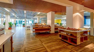 Carine Hotel Delfin