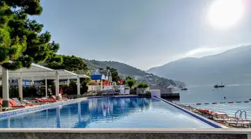 Carine Hotel Delfin