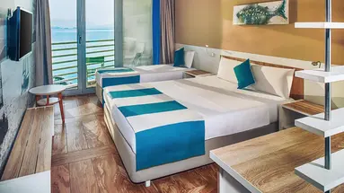 Carine Hotel Delfin