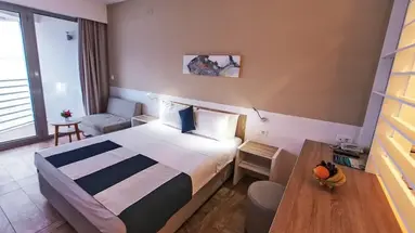 Carine Hotel Delfin