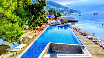 Carine Hotel Delfin