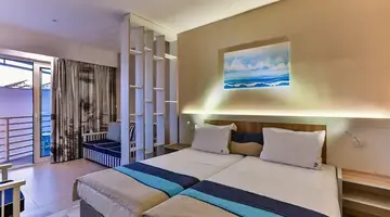 Carine Hotel Delfin