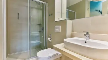 Carine Hotel Delfin