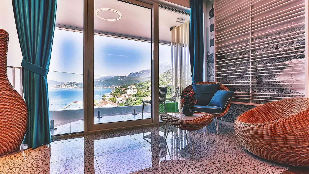 Carine Hotel Kumbor Superior