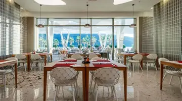 Carine Hotel Kumbor Superior