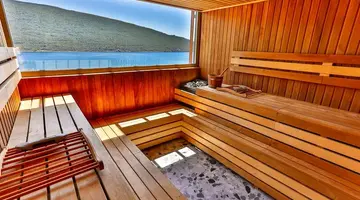 Carine Hotel Kumbor Superior