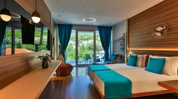 Carine Hotel Kumbor Superior