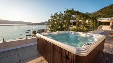 Carine Hotel Kumbor Superior