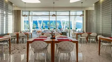 Carine Hotel Kumbor Superior